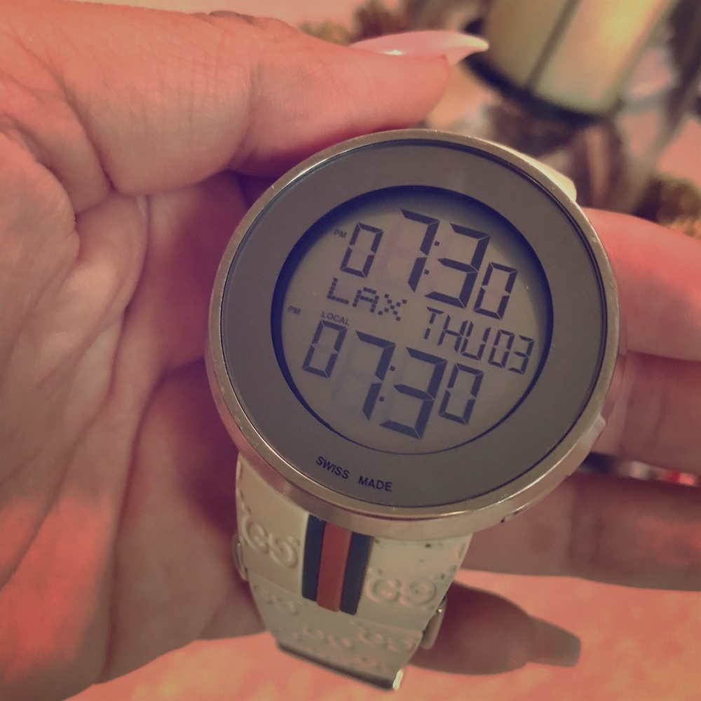 Auto Gucci Digital Watch